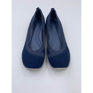 Crocs Women’s Busy Day Stretch Flat Size 9